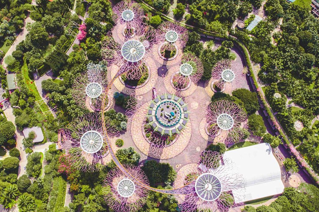 Los 10 jardines verticales más impresionantes del mundo (Jardines de la Bahía en Singapur) Los 10 jardines verticales más impresionantes del mundo (Jardines de la Bahía en Singapur)
