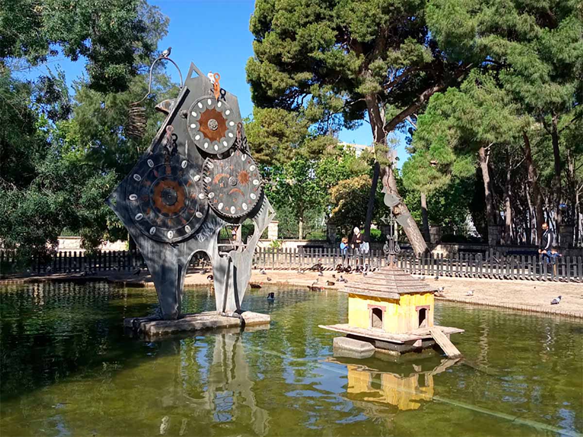 Jardín Botánico de Zaragoza - Fuente acuática y clepsidra.