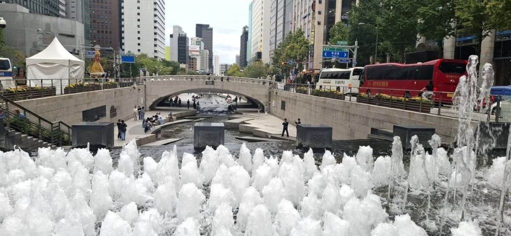Integración del agua y la vegetación en el paisaje urbano de Seúl